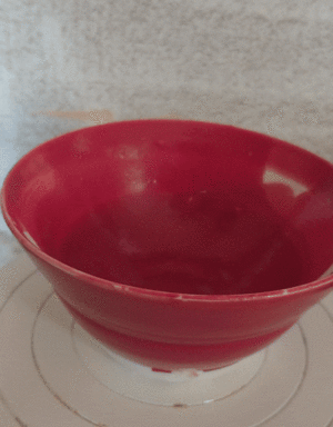 Bol à ramen rouge de sang